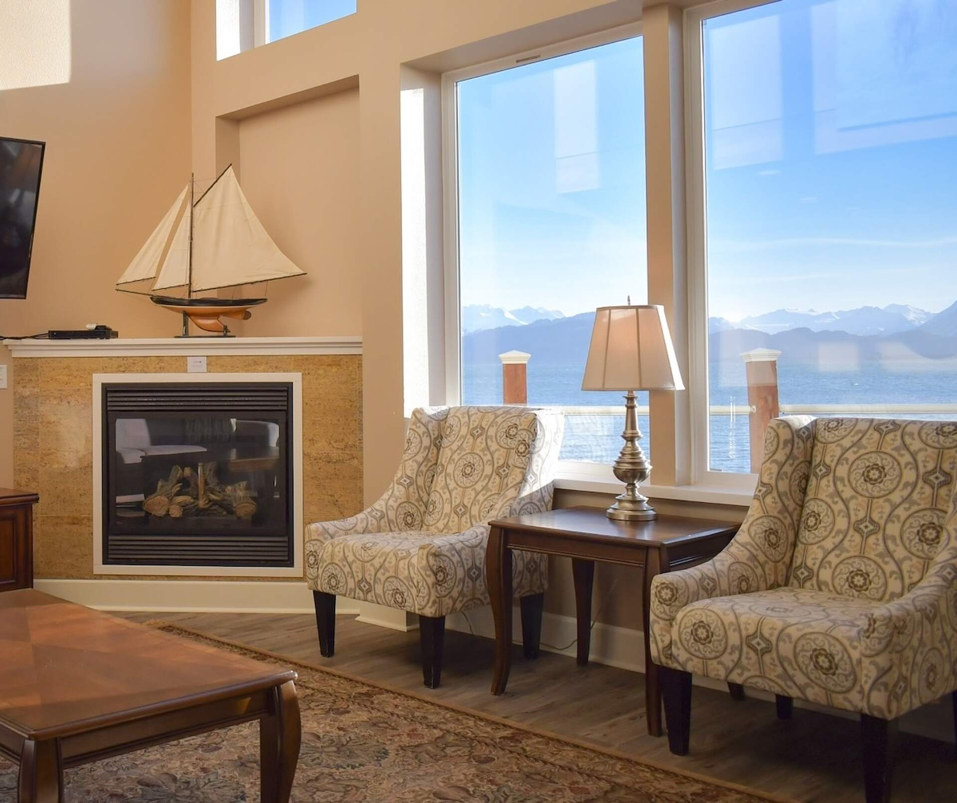 Lakeshore Lodging Beachfront Lodges
