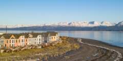 Lakeshore Lodging