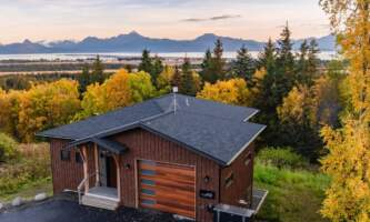 Lakeshore Lodging Glacier View Home
