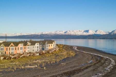Lakeshore Lodging