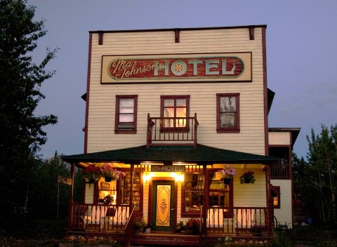 The homey and welcoming front entrance of the The McCarthy Lodge and Ma Johnson Hotel.