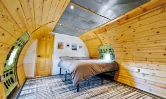 The Pilot Lodge 727 20