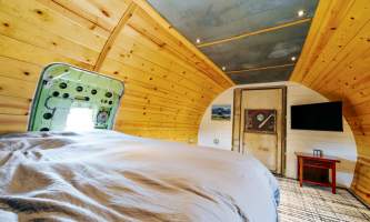 The Pilot Lodge 727 21