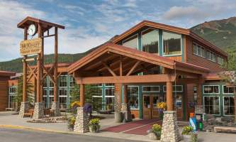 PE2014 Mc Kinley Chalet Front 26015595 alaska mckinley chalet resort denali princess