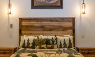 The lodge at whale pass Suite 16 Bed Vertical Lucas Ryter