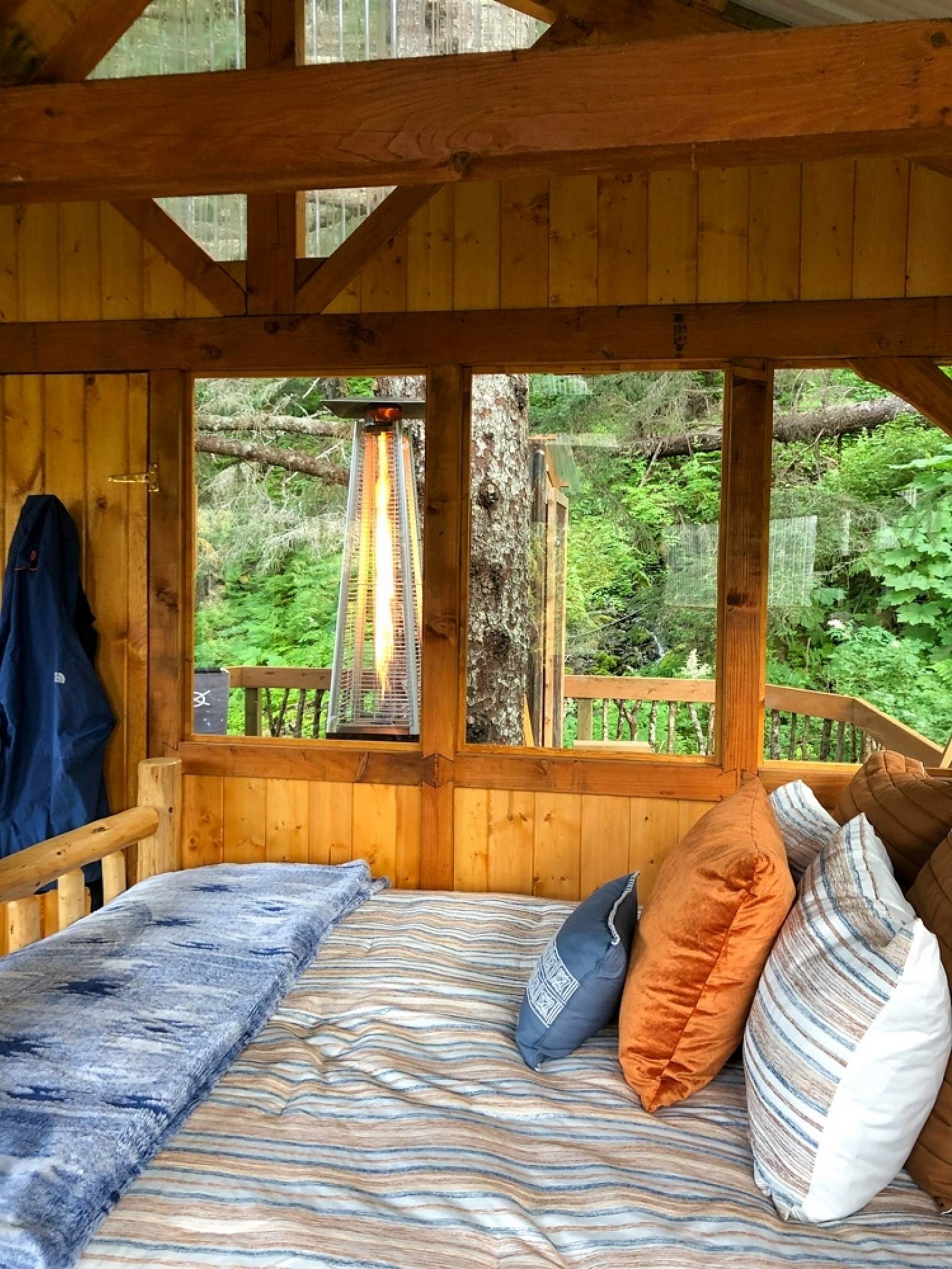 Treehouse Cove Wilderness Lodge