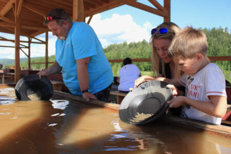 Gold daughters gold panning IMG 8309