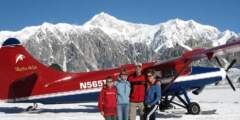 Talkeetna air taxi flightseeing otter family