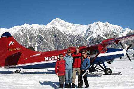 Talkeetna air taxi flightseeing otter family